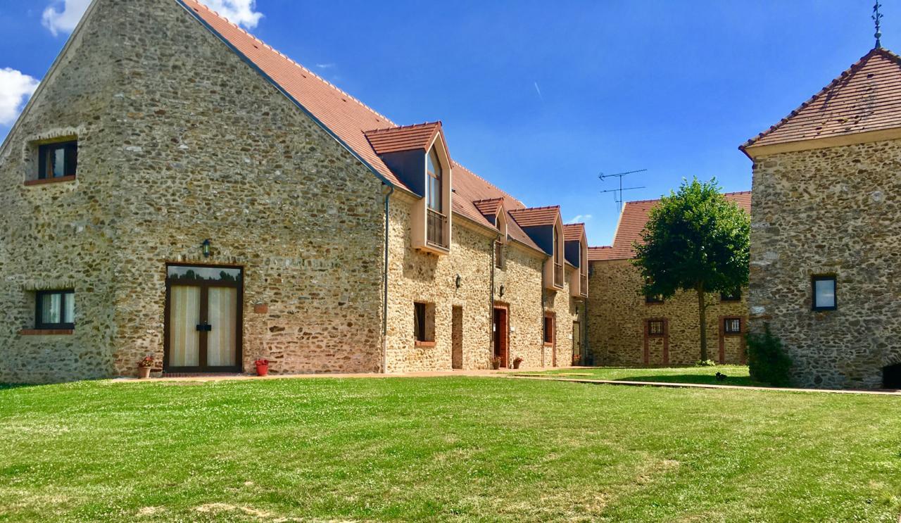 Hotel Les Suites - Domaine De Crecy 외부 사진
