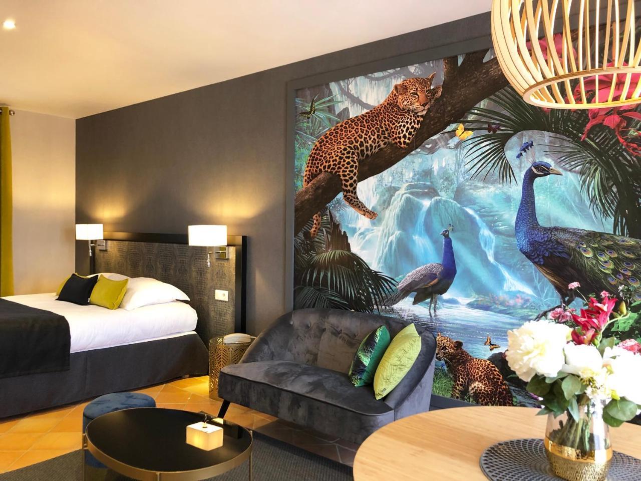 Hotel Les Suites - Domaine De Crecy 외부 사진