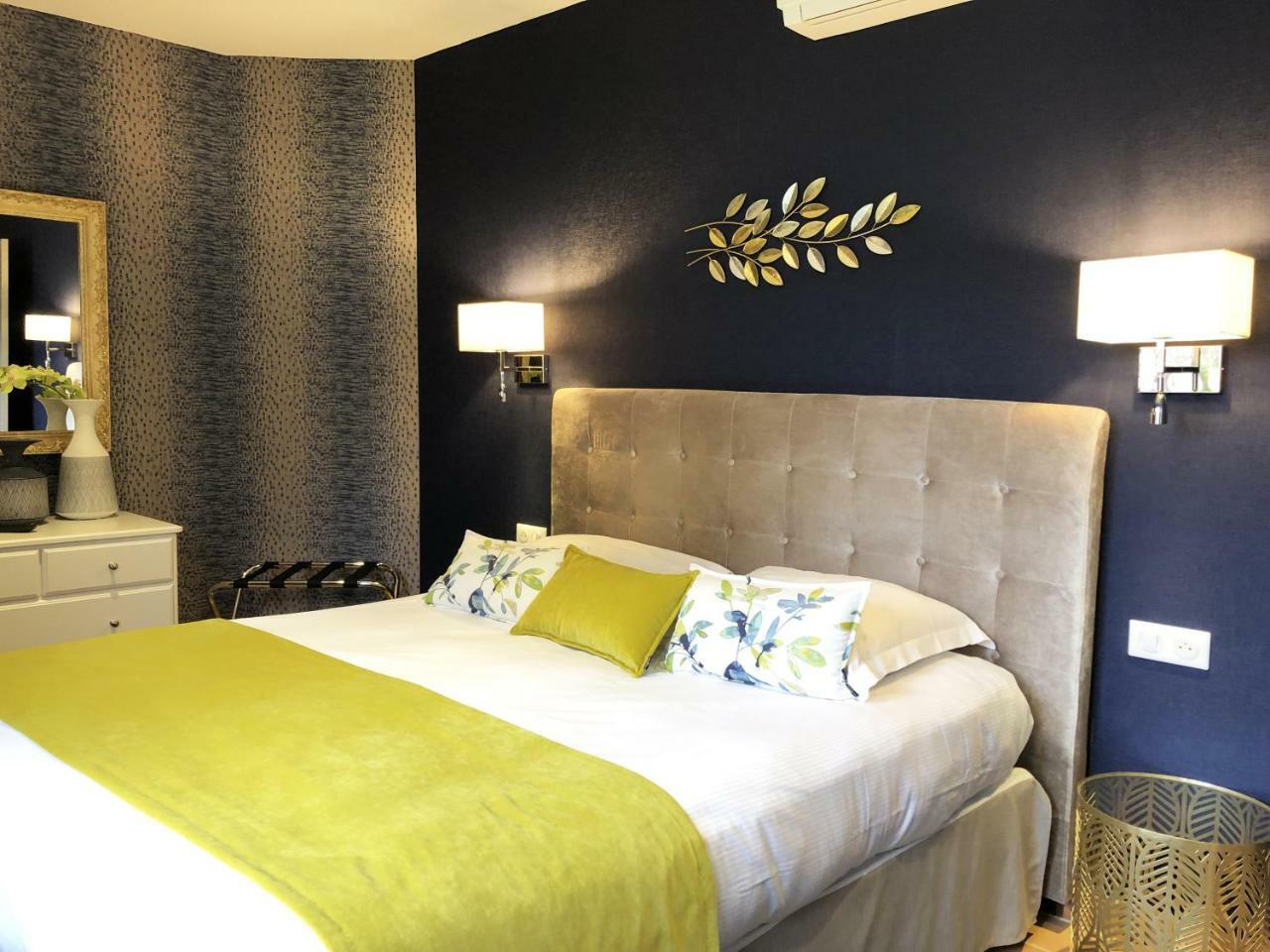 Hotel Les Suites - Domaine De Crecy 외부 사진