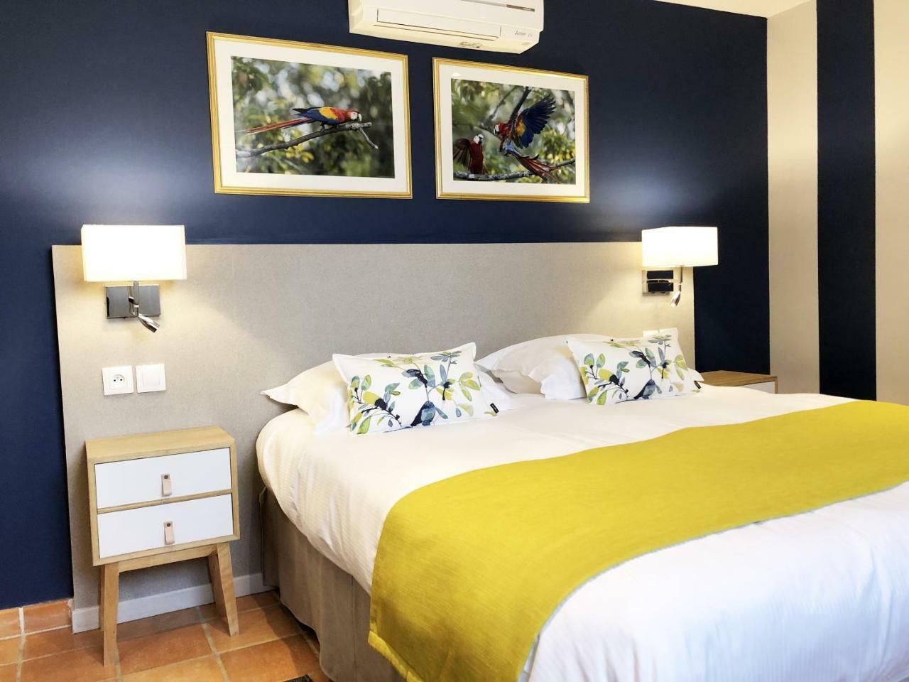 Hotel Les Suites - Domaine De Crecy 외부 사진